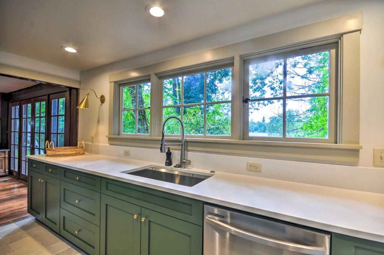 Peaceful And Elegant Cottage With Riverside View Oregon City Exterior foto